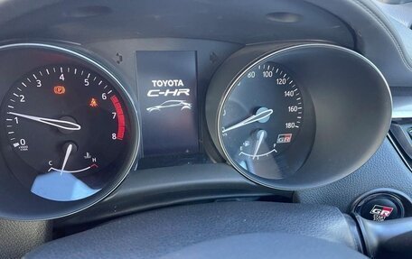 Toyota C-HR I рестайлинг, 2022 год, 1 850 000 рублей, 15 фотография