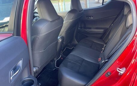 Toyota C-HR I рестайлинг, 2022 год, 1 850 000 рублей, 18 фотография