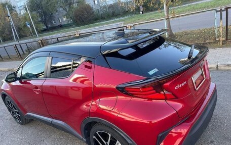 Toyota C-HR I рестайлинг, 2022 год, 1 850 000 рублей, 10 фотография