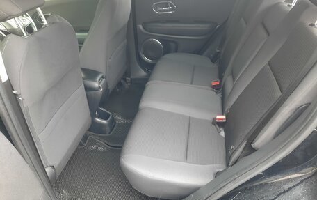 Honda Vezel, 2018 год, 1 700 000 рублей, 16 фотография