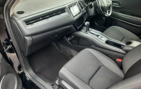 Honda Vezel, 2018 год, 1 700 000 рублей, 13 фотография