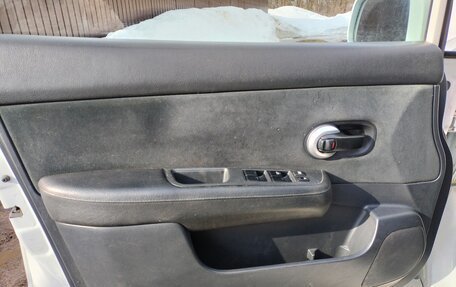 Nissan Tiida, 2011 год, 690 000 рублей, 18 фотография