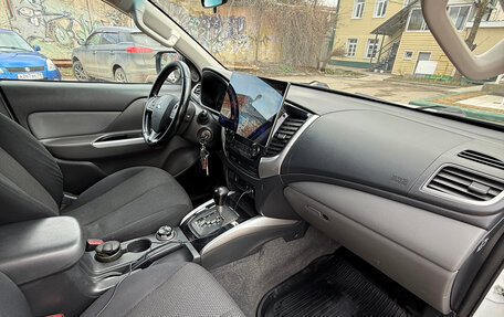 Mitsubishi L200 IV рестайлинг, 2016 год, 2 500 000 рублей, 6 фотография