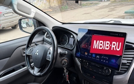 Mitsubishi L200 IV рестайлинг, 2016 год, 2 500 000 рублей, 3 фотография