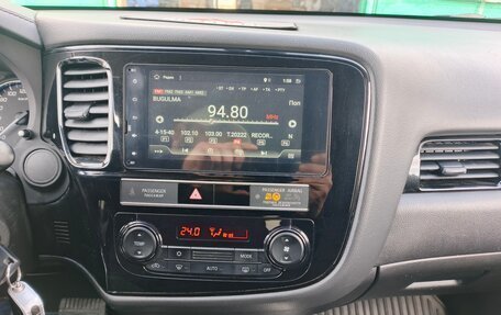 Mitsubishi Outlander III рестайлинг 3, 2019 год, 2 300 000 рублей, 9 фотография