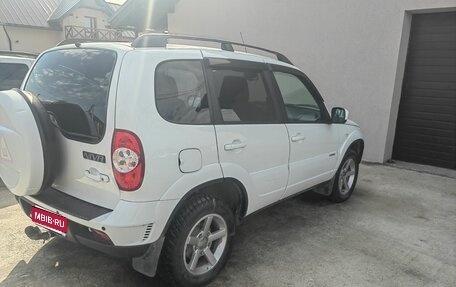 Chevrolet Niva I рестайлинг, 2017 год, 730 000 рублей, 3 фотография