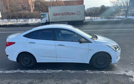 Hyundai Solaris II рестайлинг, 2016 год, 350 000 рублей, 2 фотография