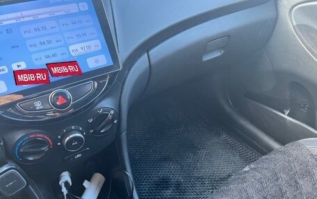 Hyundai Solaris II рестайлинг, 2016 год, 350 000 рублей, 12 фотография