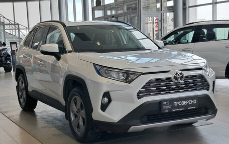 Toyota RAV4, 2020 год, 3 550 000 рублей, 7 фотография