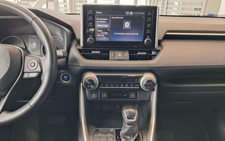 Toyota RAV4, 2020 год, 3 550 000 рублей, 19 фотография