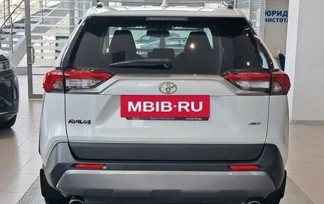 Toyota RAV4, 2020 год, 3 550 000 рублей, 10 фотография