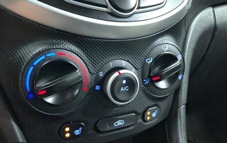 Hyundai Solaris II рестайлинг, 2011 год, 585 000 рублей, 18 фотография