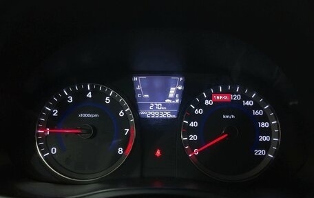 Hyundai Solaris II рестайлинг, 2011 год, 585 000 рублей, 16 фотография