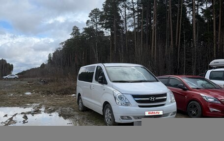 Hyundai Grand Starex Grand Starex I рестайлинг 2, 2013 год, 1 600 000 рублей, 1 фотография