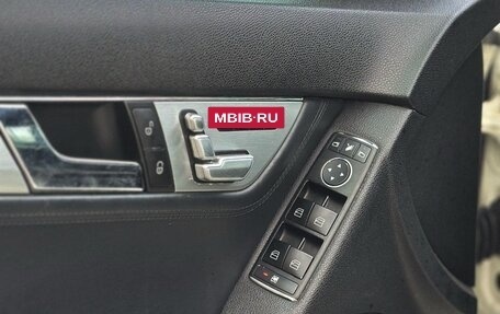 Mercedes-Benz C-Класс AMG, 2009 год, 2 400 000 рублей, 8 фотография