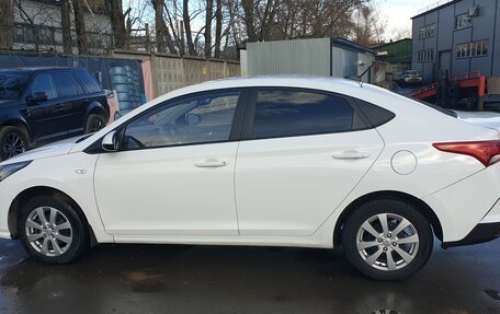 Hyundai Solaris II рестайлинг, 2021 год, 1 150 000 рублей, 5 фотография