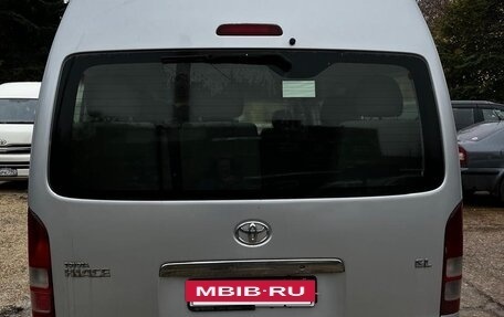 Toyota HiAce H200, 2012 год, 1 500 834 рублей, 2 фотография