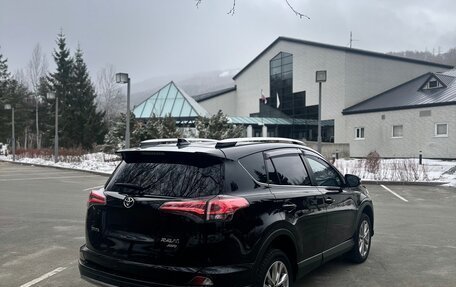 Toyota RAV4, 2018 год, 2 300 000 рублей, 5 фотография