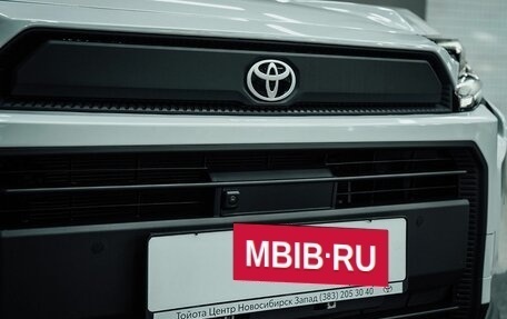 Toyota RAV4, 2025 год, 4 350 000 рублей, 8 фотография