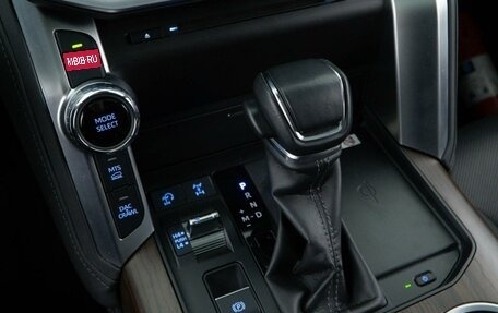 Toyota Land Cruiser, 2022 год, 11 027 444 рублей, 20 фотография