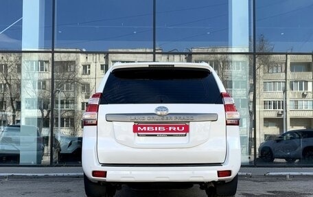 Toyota Land Cruiser Prado 150 рестайлинг 2, 2015 год, 3 300 000 рублей, 6 фотография