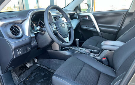 Toyota RAV4, 2015 год, 2 390 000 рублей, 9 фотография