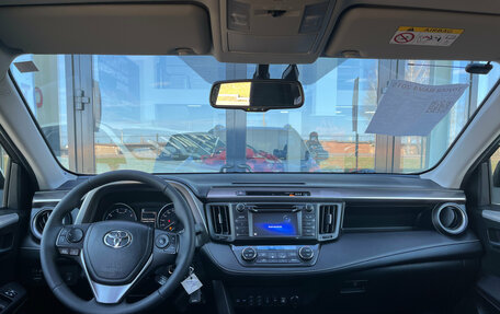 Toyota RAV4, 2015 год, 2 390 000 рублей, 14 фотография