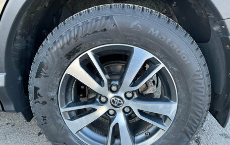 Toyota RAV4, 2015 год, 2 390 000 рублей, 28 фотография