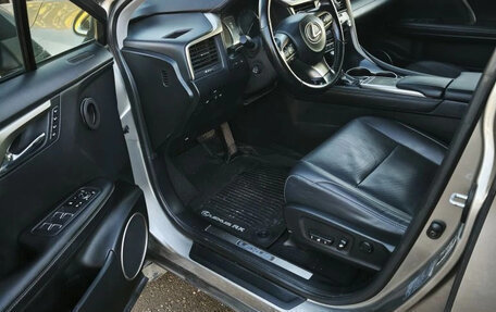 Lexus RX IV рестайлинг, 2020 год, 5 750 000 рублей, 9 фотография