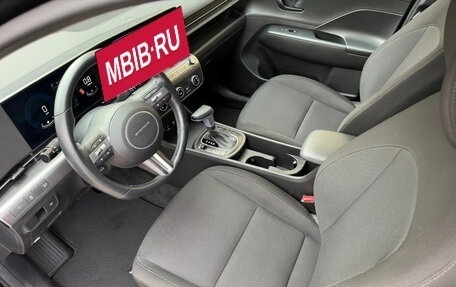 Hyundai Kona, 2023 год, 2 200 000 рублей, 7 фотография