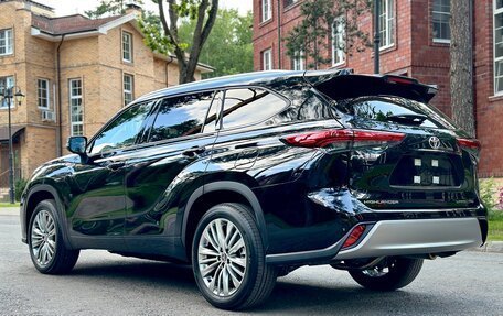 Toyota Highlander, 2026 год, 5 650 000 рублей, 2 фотография