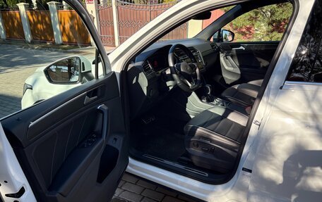 Volkswagen Tiguan II, 2021 год, 4 400 000 рублей, 5 фотография