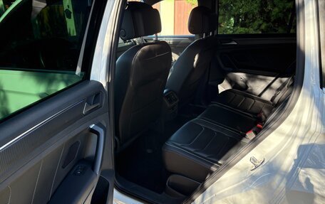 Volkswagen Tiguan II, 2021 год, 4 400 000 рублей, 6 фотография