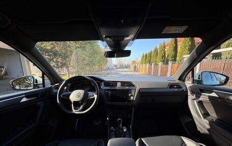 Volkswagen Tiguan II, 2021 год, 4 400 000 рублей, 10 фотография