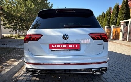 Volkswagen Tiguan II, 2021 год, 4 400 000 рублей, 2 фотография