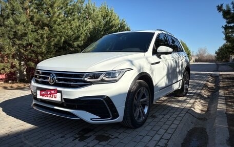 Volkswagen Tiguan II, 2021 год, 4 400 000 рублей, 4 фотография