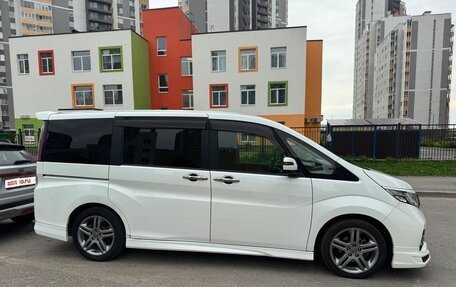 Honda Stepwgn IV, 2016 год, 1 700 000 рублей, 3 фотография