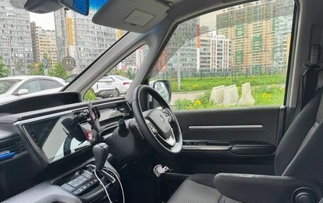 Honda Stepwgn IV, 2016 год, 1 700 000 рублей, 4 фотография