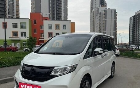 Honda Stepwgn IV, 2016 год, 1 700 000 рублей, 2 фотография