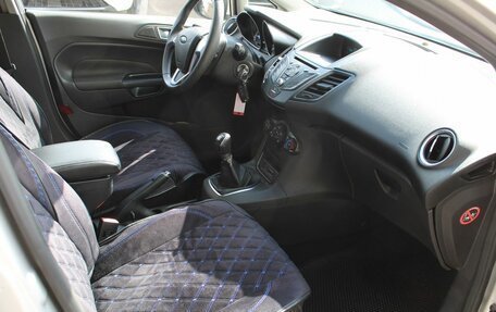 Ford Fiesta, 2015 год, 645 000 рублей, 16 фотография