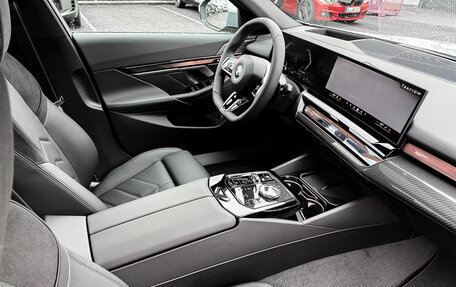 BMW 5 серия, 2025 год, 7 210 000 рублей, 11 фотография