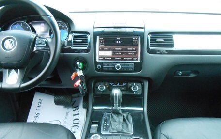 Volkswagen Touareg III, 2011 год, 1 870 000 рублей, 12 фотография