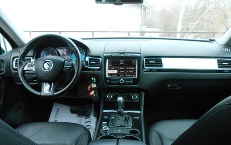 Volkswagen Touareg III, 2011 год, 1 870 000 рублей, 8 фотография