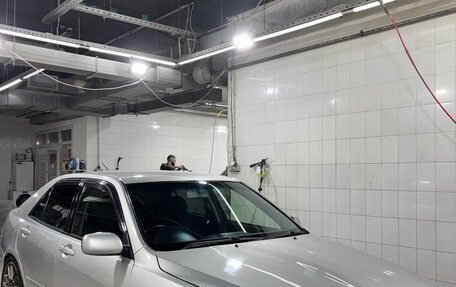 Toyota Altezza, 2002 год, 1 200 000 рублей, 2 фотография