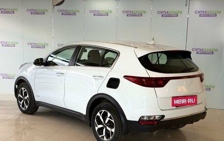 KIA Sportage IV рестайлинг, 2021 год, 1 690 000 рублей, 5 фотография
