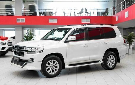 Toyota Land Cruiser 200, 2018 год, 5 250 000 рублей, 2 фотография