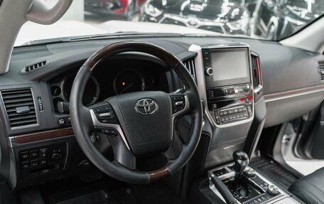 Toyota Land Cruiser 200, 2018 год, 5 250 000 рублей, 9 фотография