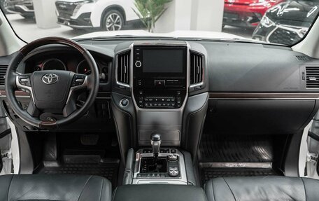 Toyota Land Cruiser 200, 2018 год, 5 250 000 рублей, 13 фотография