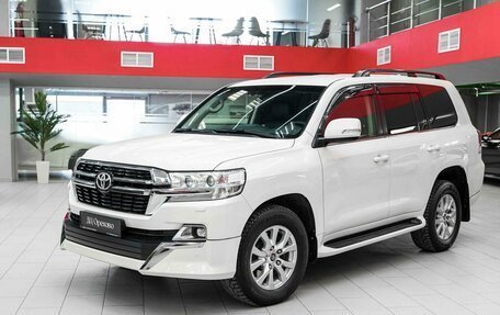 Toyota Land Cruiser 200, 2018 год, 5 250 000 рублей, 10 фотография