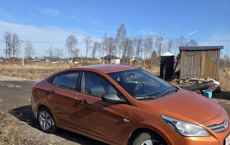 Hyundai Solaris II рестайлинг, 2015 год, 800 000 рублей, 3 фотография